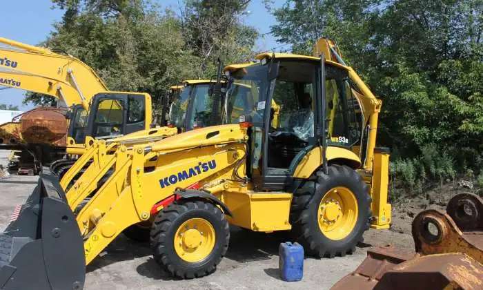 Аренда экскаватора-погрузчика Komatsu WB-93R