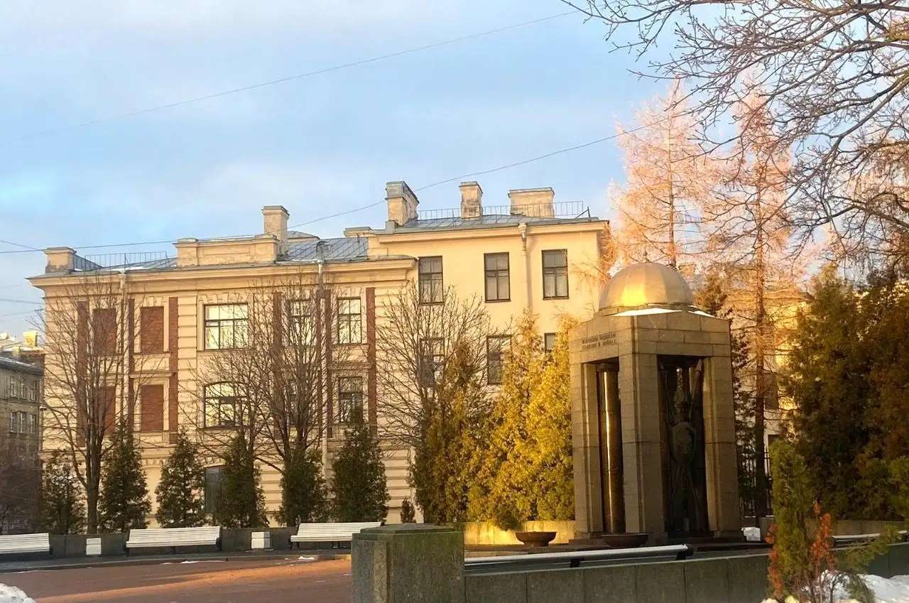 Продажа 8к квартиры 227 кв.м, Б. Сампсониевский пр 7, 227,60 м², 2 эт., Пл. Ленина м.,, Большой Сампсониевский пр 7