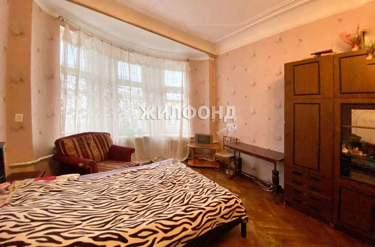 Продается комната 25.9 м2 в 6 ком.кв.