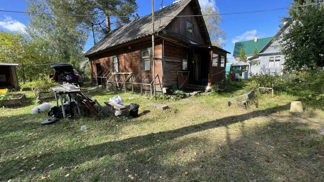 Продам дачу, Лен.область,Гатчинский район,с.т.Глобус,массив Красница,участок