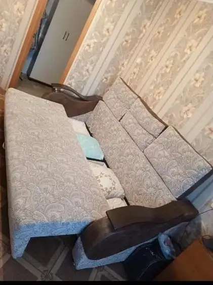 Диван
