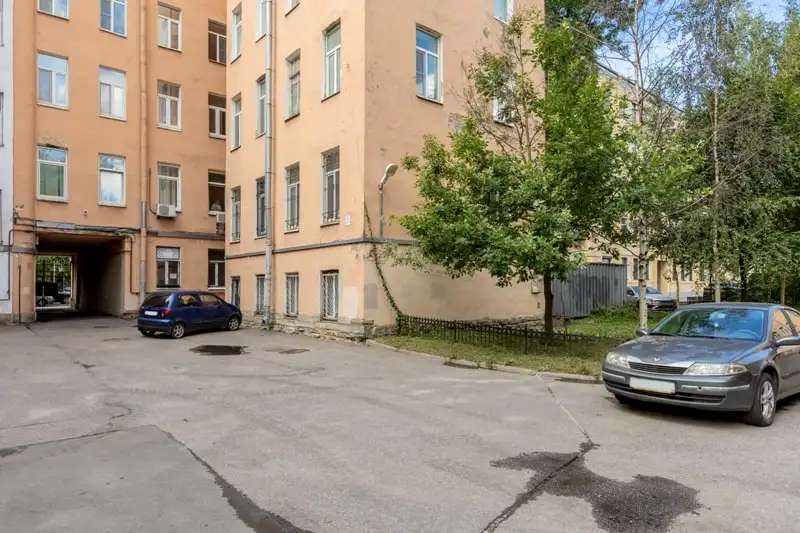 Продажа комнаты в малонаселенной 3к квартире, Исполкомская ул 7-9
