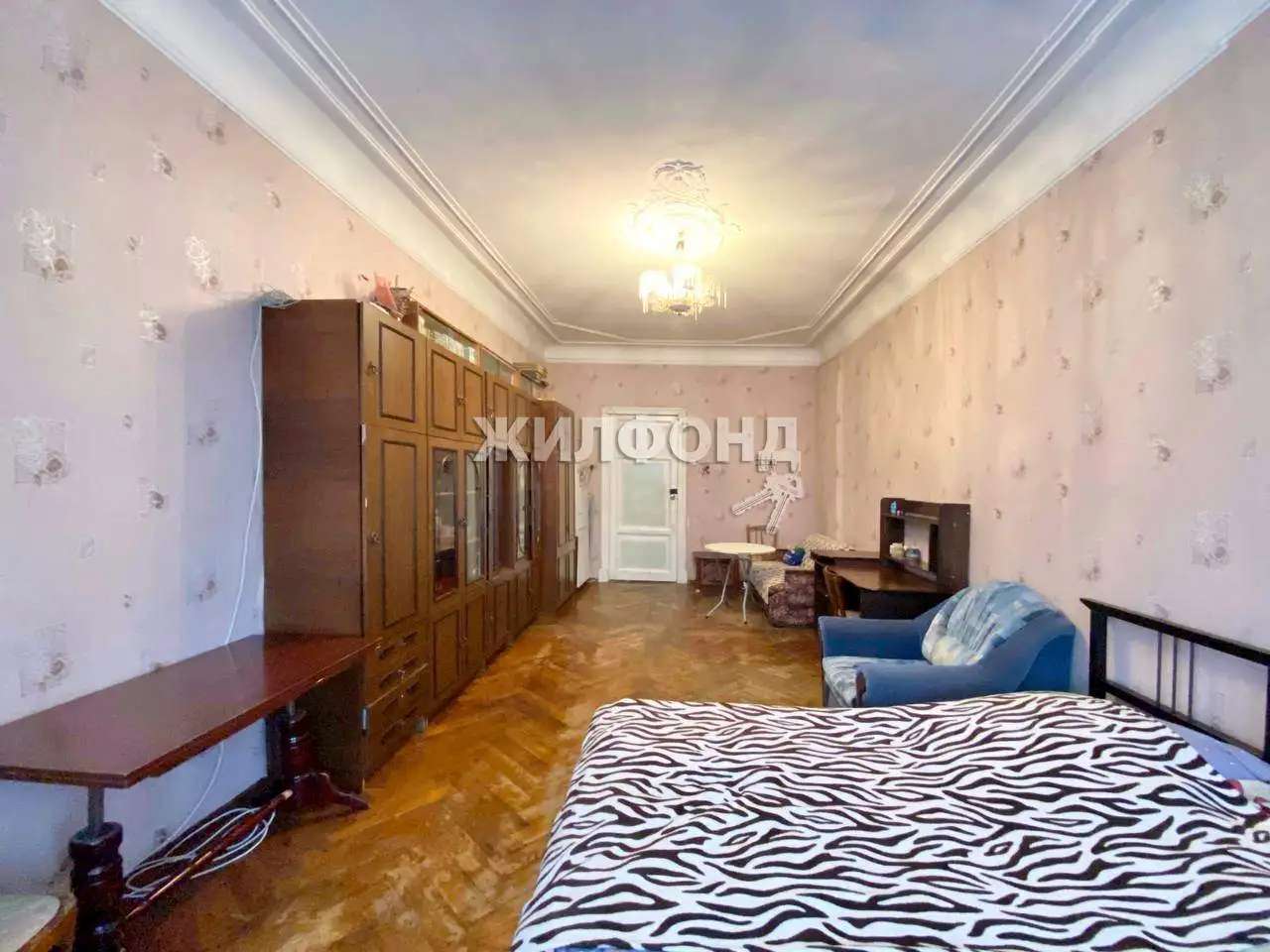 Продается комната 25.9 м2 в 6 ком.кв.