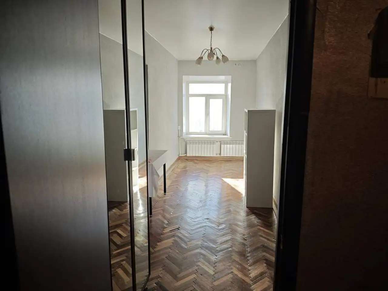 Срочная продажа! продается комната 13 м2 в 4 ком.кв.