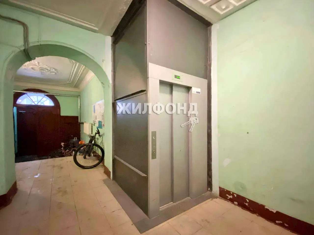 Продается комната 25.9 м2 в 6 ком.кв.