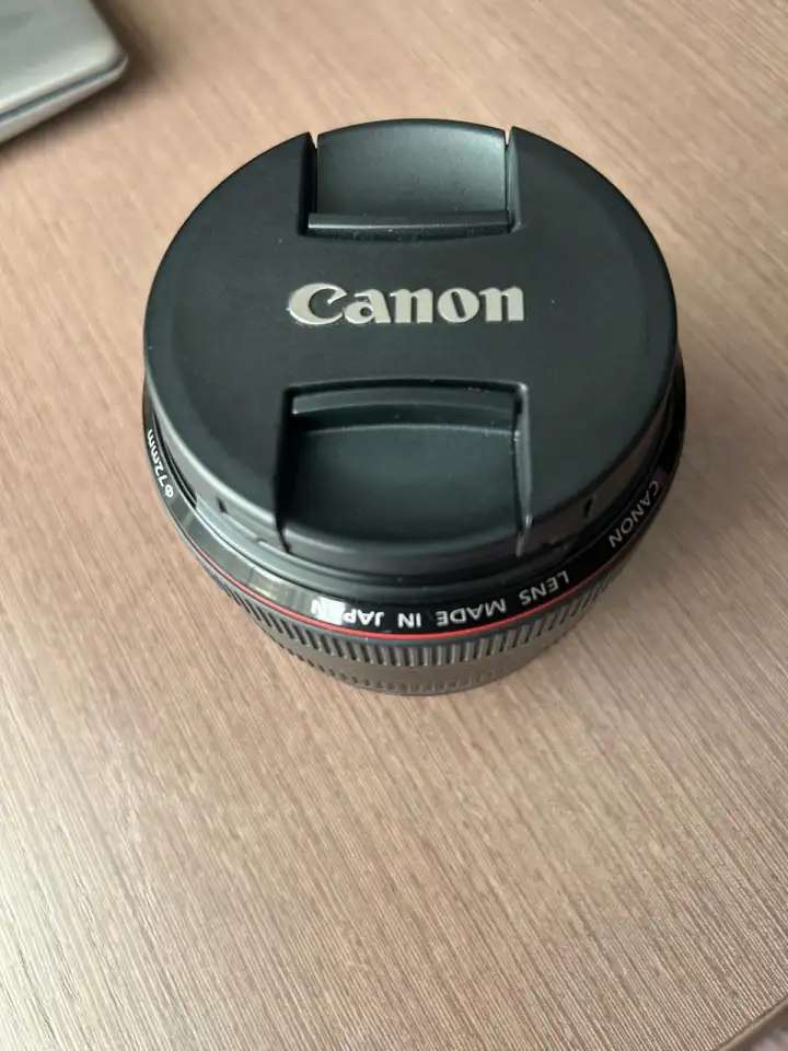Продам объектив Canon.