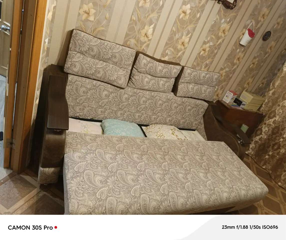 Диван