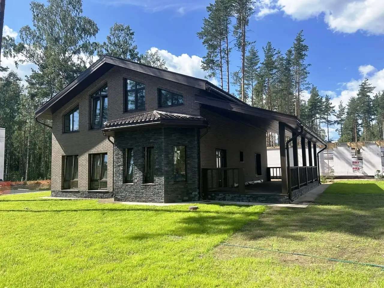 Продажа дома в коттеджном поселке Майнило, п.Первомайское 248,00 м2
