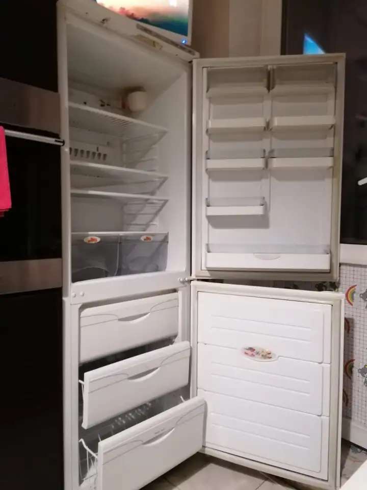 Продам Холодильник АТЛАНТ