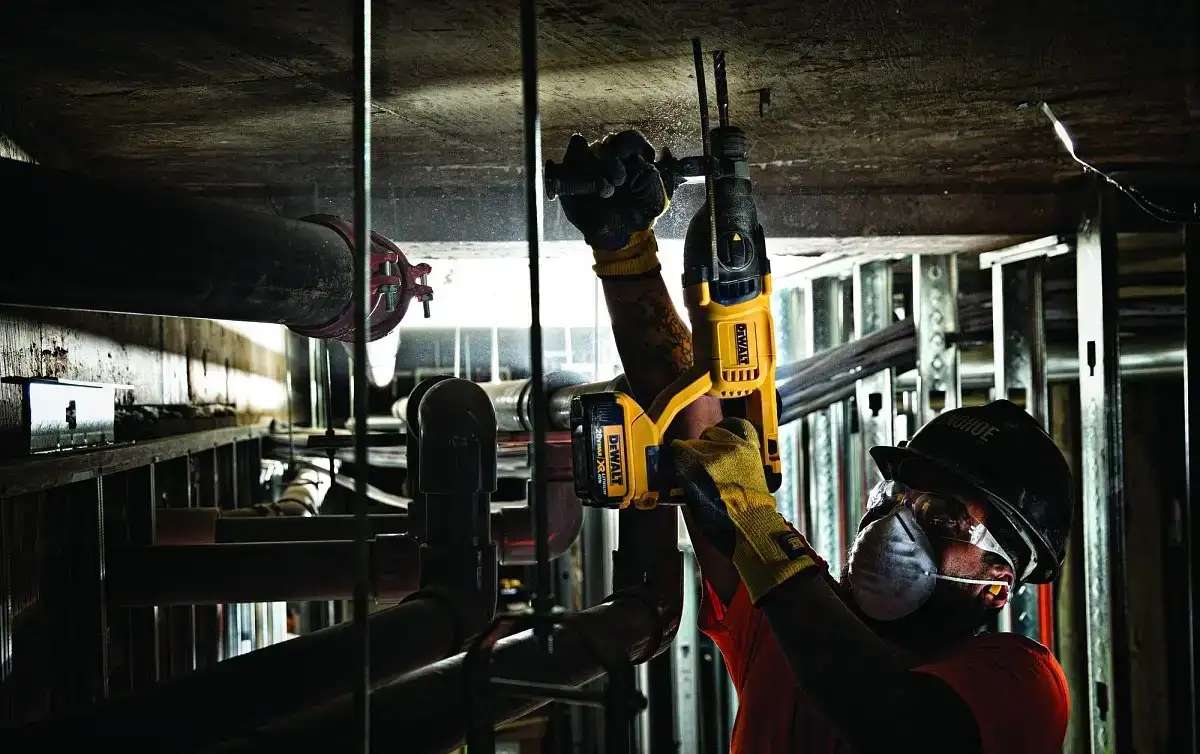 Бесщеточный перфоратор dewalt dch133n(рrc)