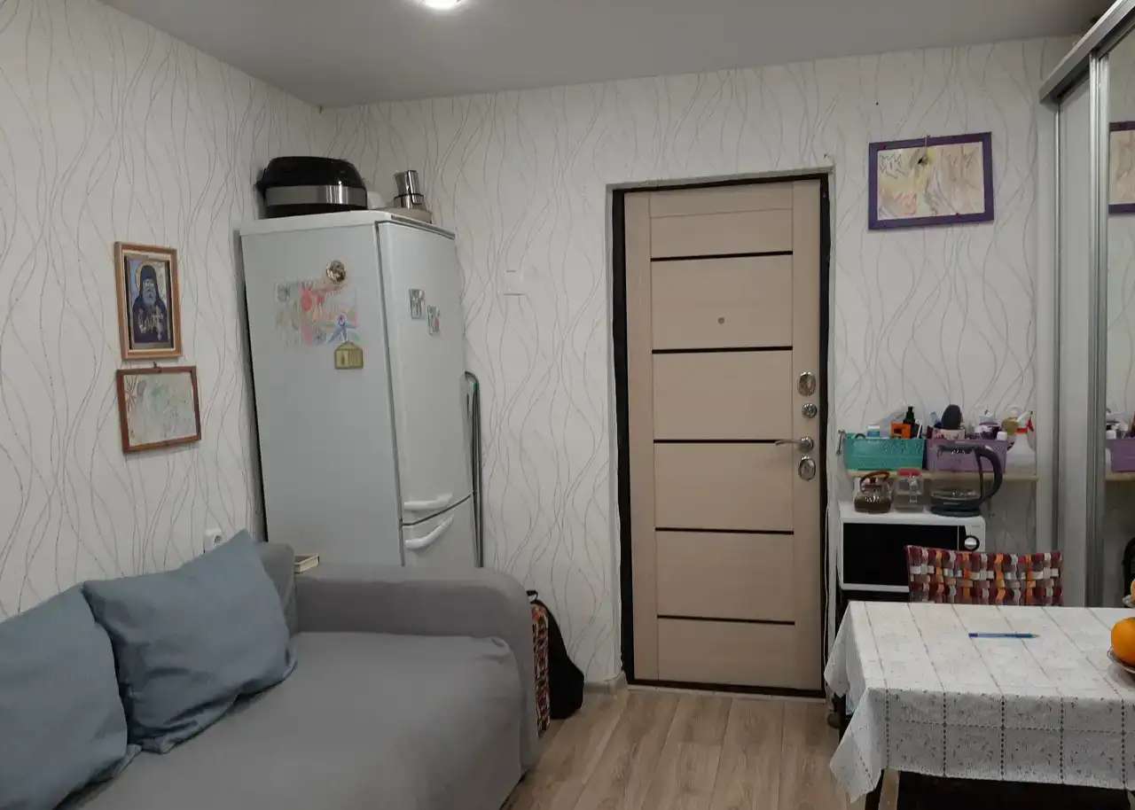 Продаю комнату 13 кв.м. ул. Карбышева. 60
