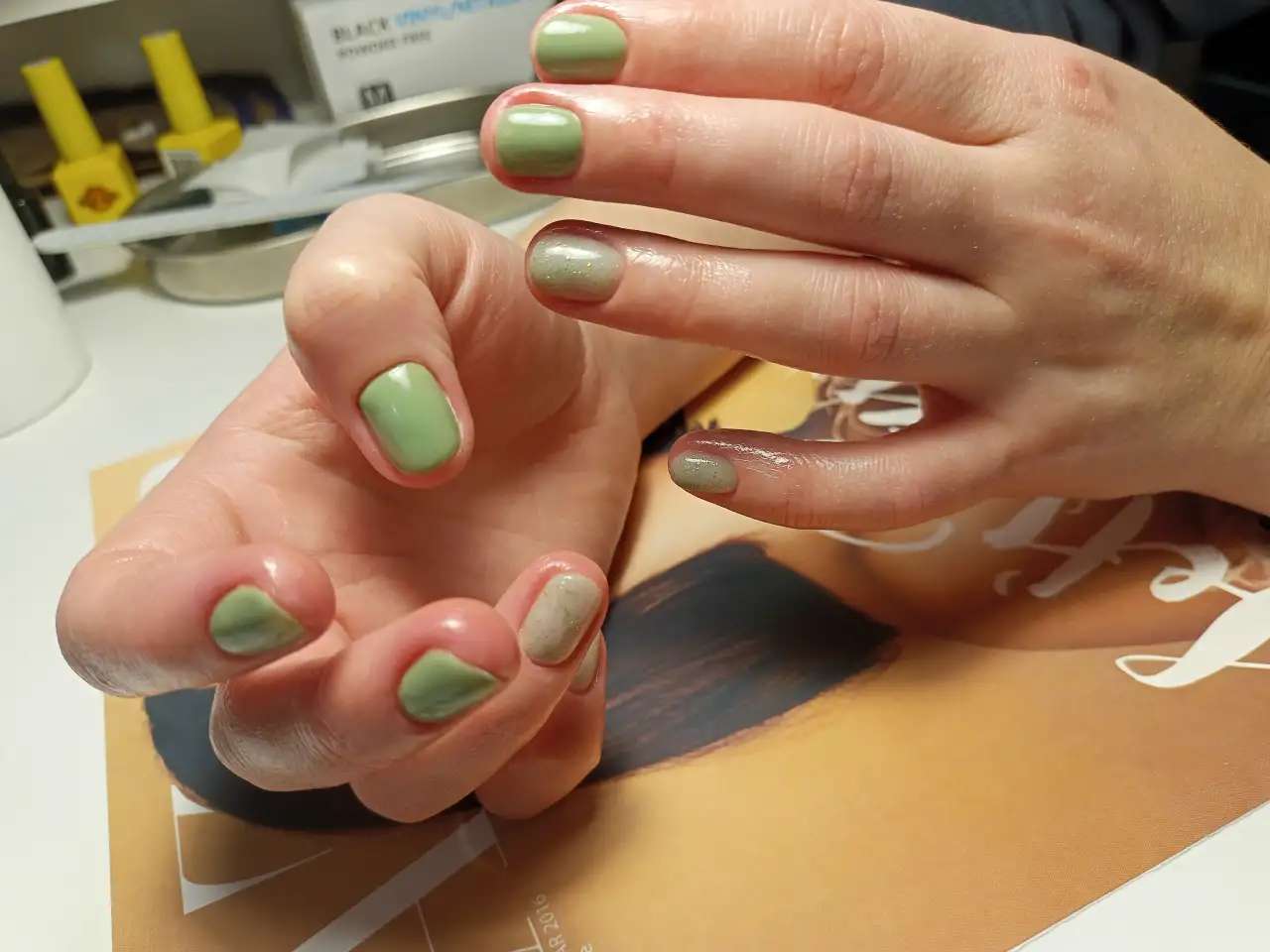 Маникюр на дому