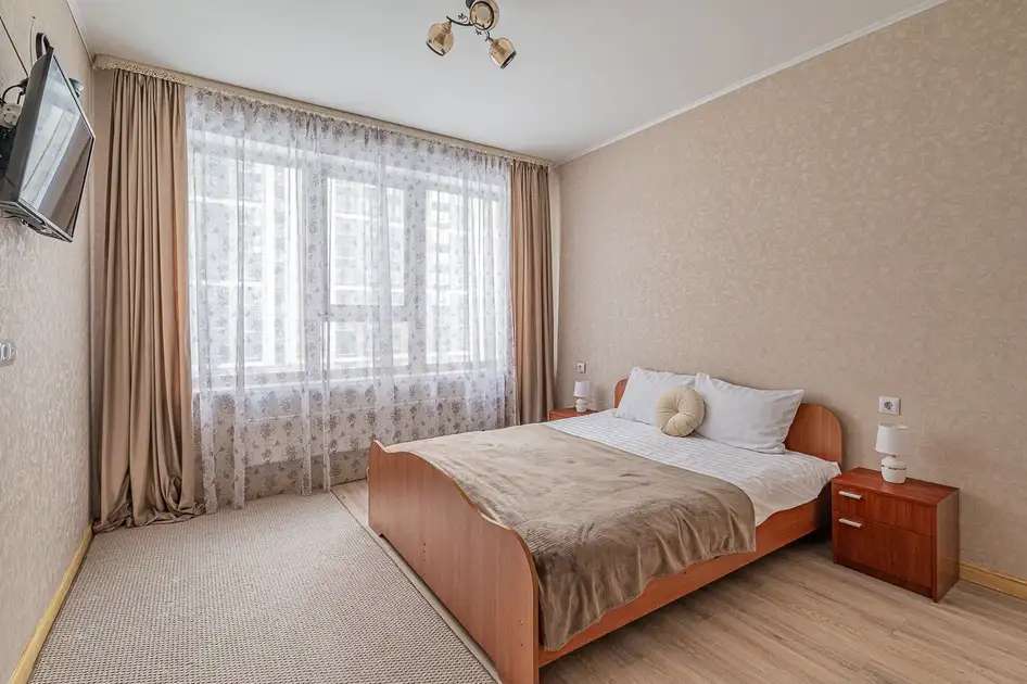 1-к квартира для 5-ти гостей Екатеринбург, Космонавтов 108е