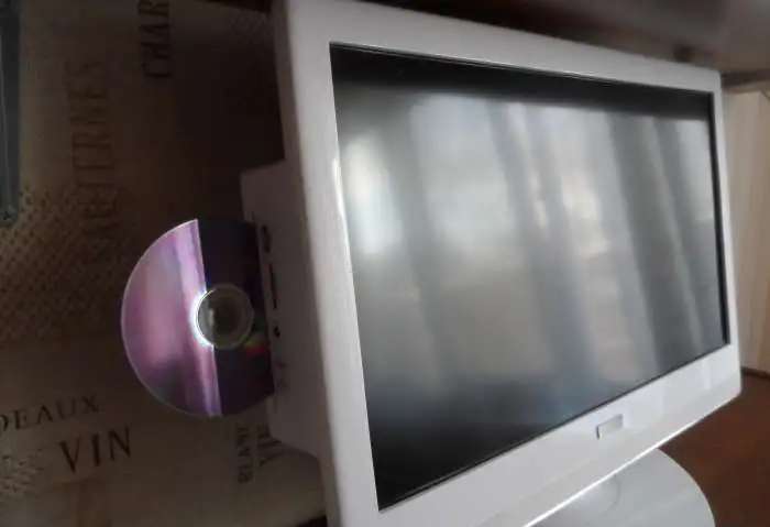 Mystery MTV-2225WD White ЖК-телевизор DVD Combo