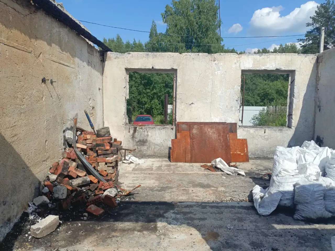 Продам земельный участок с домом - под восстановление