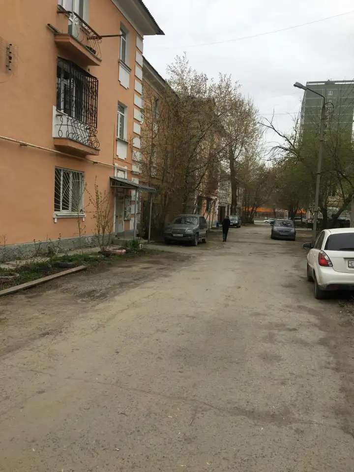 КОМНАТА - 14 кв.м. ВТУЗгородок, Студенческая-56