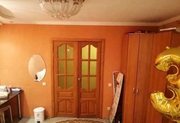 Продам комнату, Пехотинцев 17