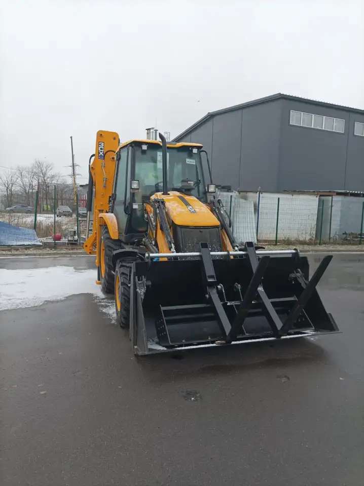 Продаем! Новый экскаватор-погрузчик JCB 3CX