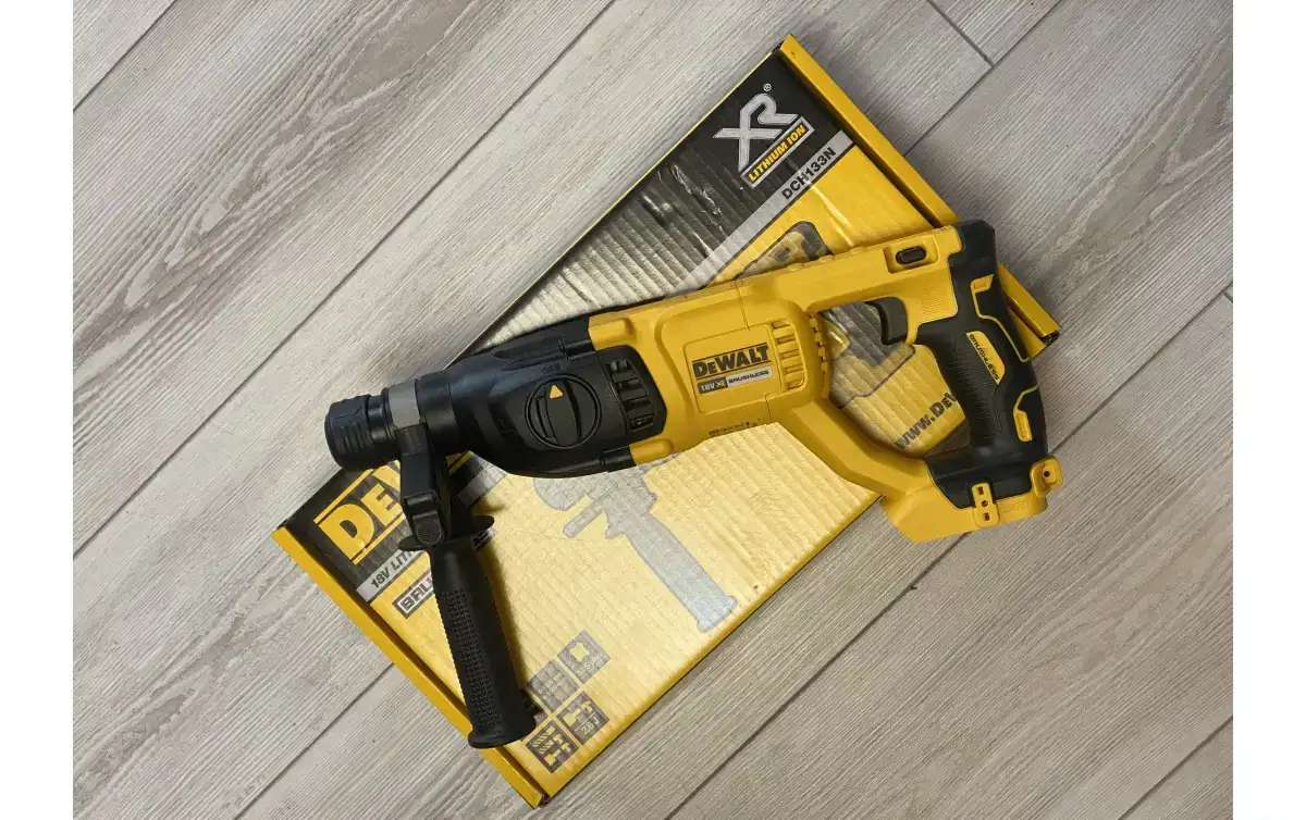 Бесщеточный перфоратор dewalt dch133n(рrc)