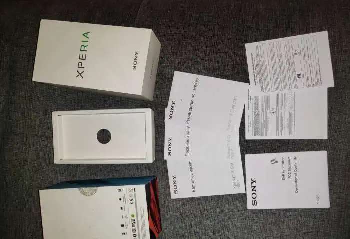 Смартфон Sony Xperia X Compact