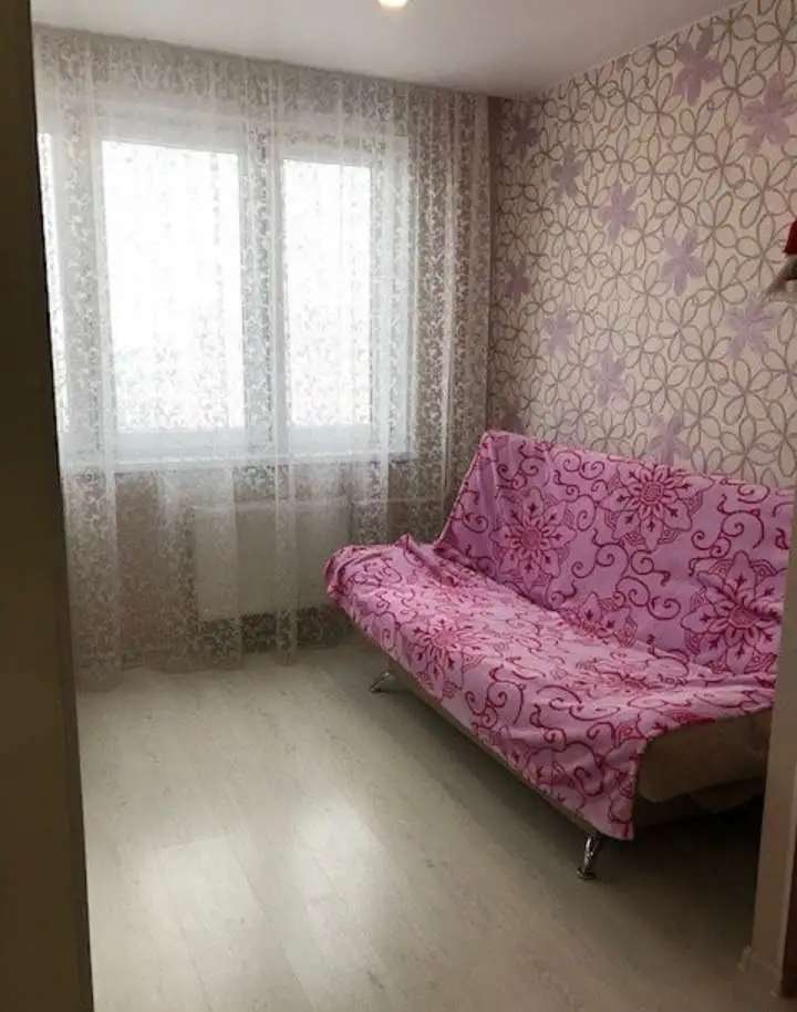 проспект Ленина, 46. Сдается комната возле оперного театра.
