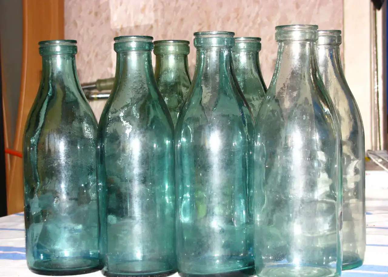 Бутылки молочные стеклянные советские