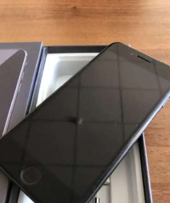 iPhone 8 64gb black