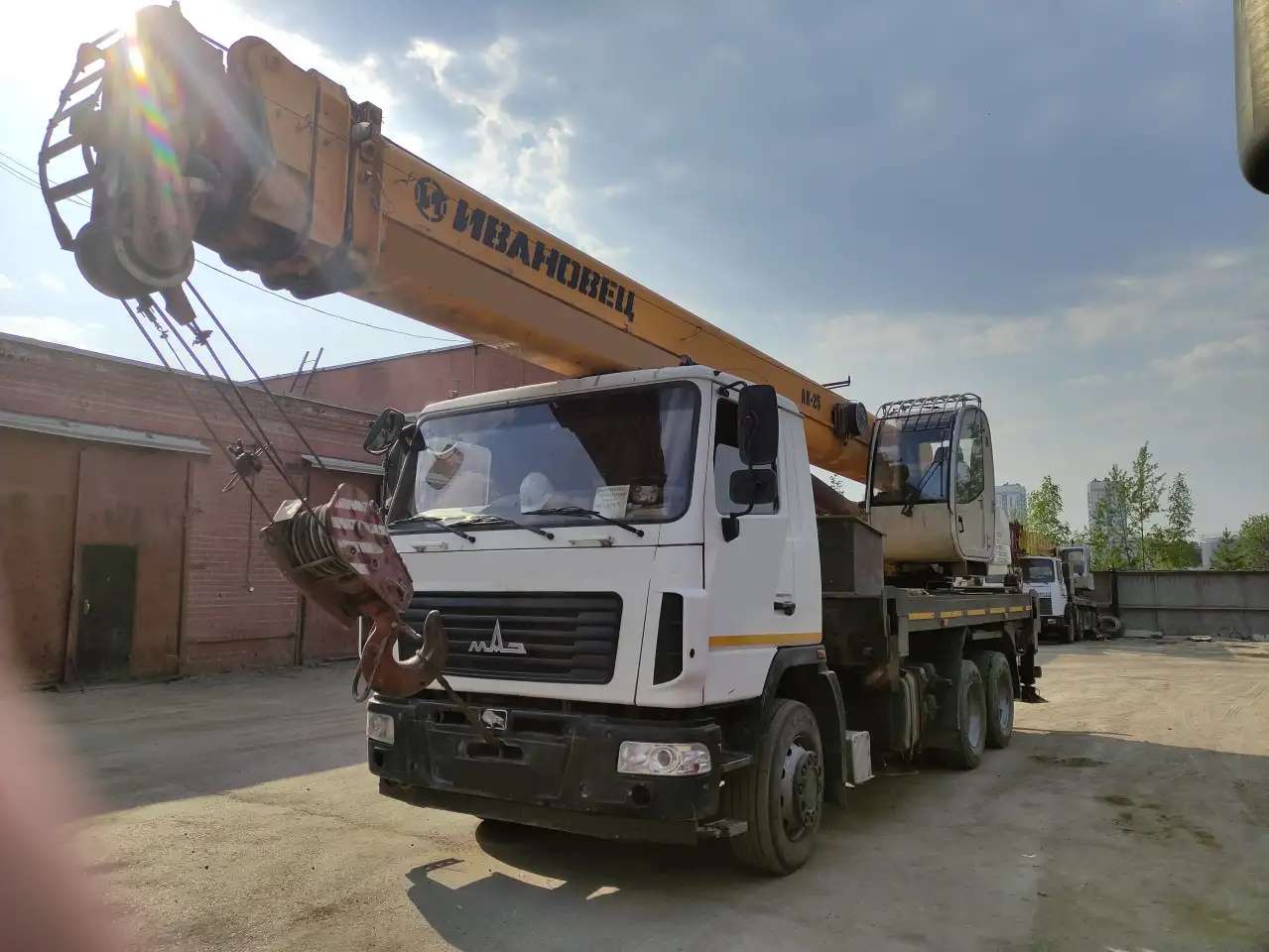Автокран Ивановец КС 45717А-1Р