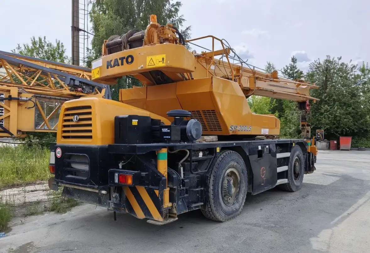 Самоходный автокран KATO SR-300LS