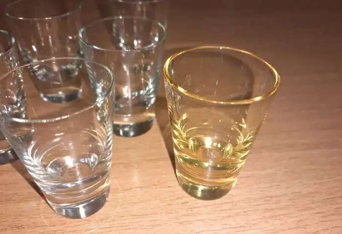 Набор стеклянных рюмок