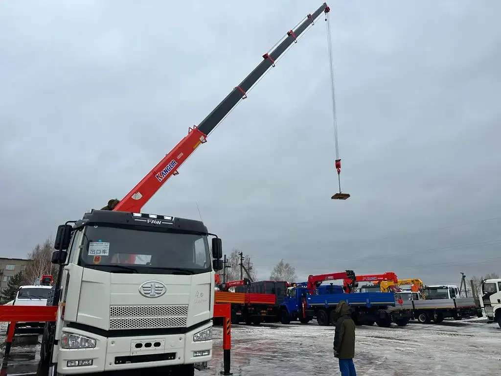Бортовые автомобили FAW Камаз с КМУ новые