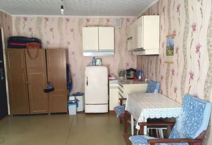 Продам комнату в общежитии на Карбышева 60, 5-й этаж, 18 м.кв.