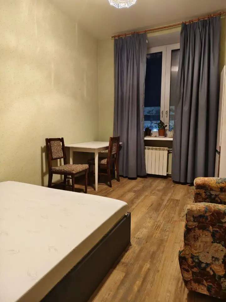 Продажа 3-х комнатной квартиры в центре Екатеринбурга, 84,00 м², 2 эт., г., проспект Ленина 46
