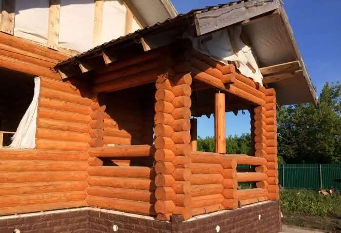 Конопатка шлифовка покраска