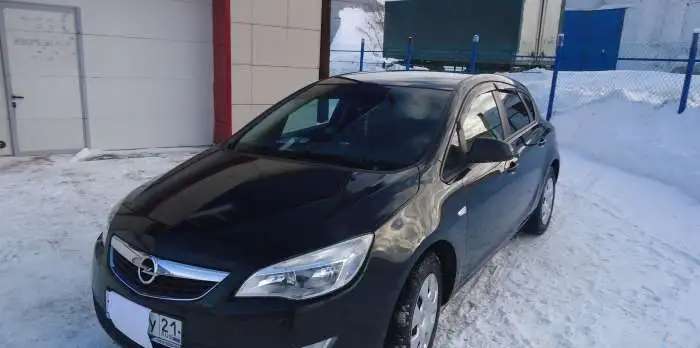 Опель Астра GTC 2011 Opel Astra
