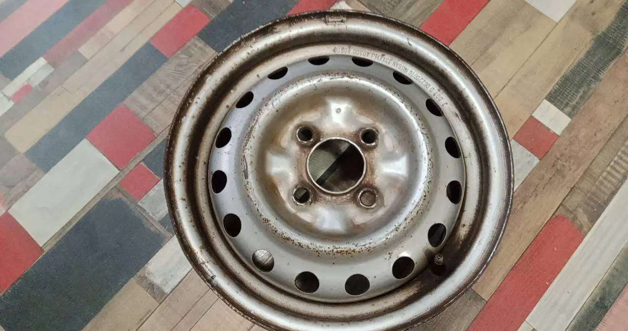 Диск колесный оригинальный R13 NISSAN штамповка