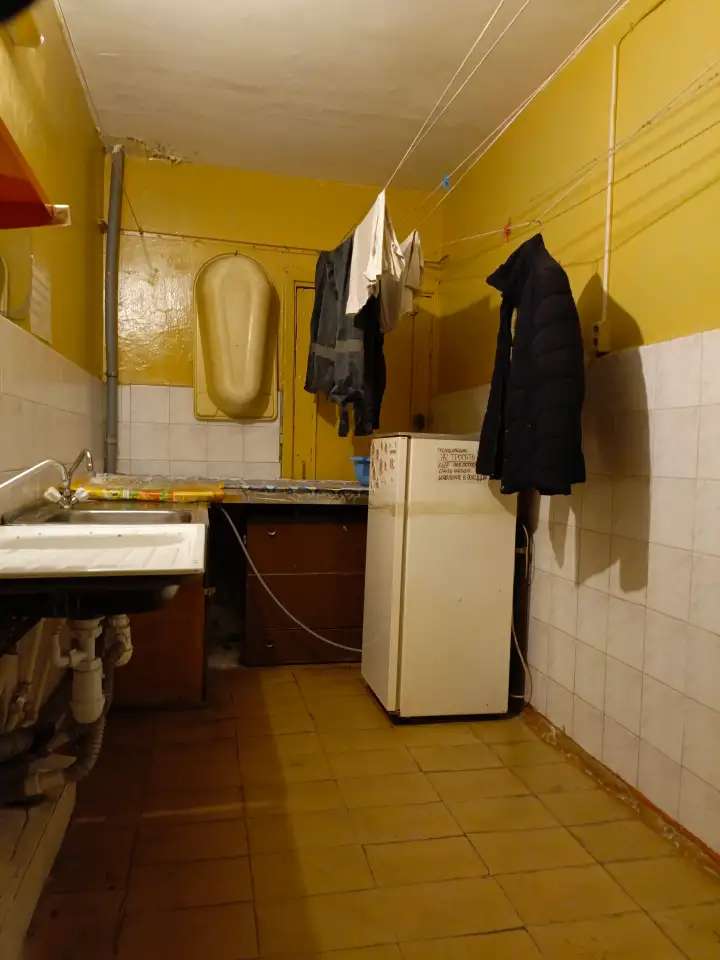 Продам комнату 12.9 кв., в общежитии секционного типа