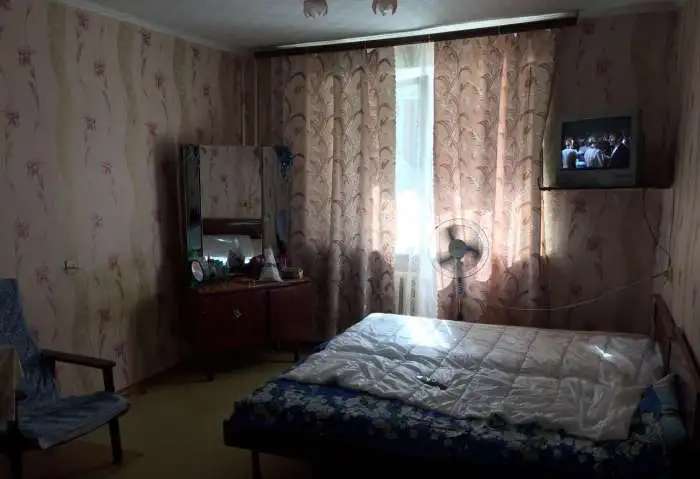 Продам комнату в общежитии на Карбышева 60, 5-й этаж, 18 м.кв.