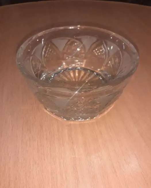 Круглая ваза из стекла