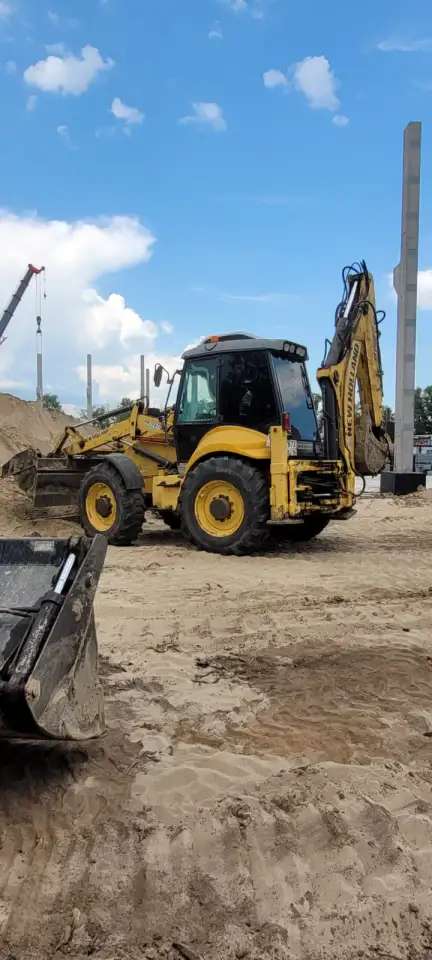 Продаем экскаватор-погрузчик New Holland бу 2012 года