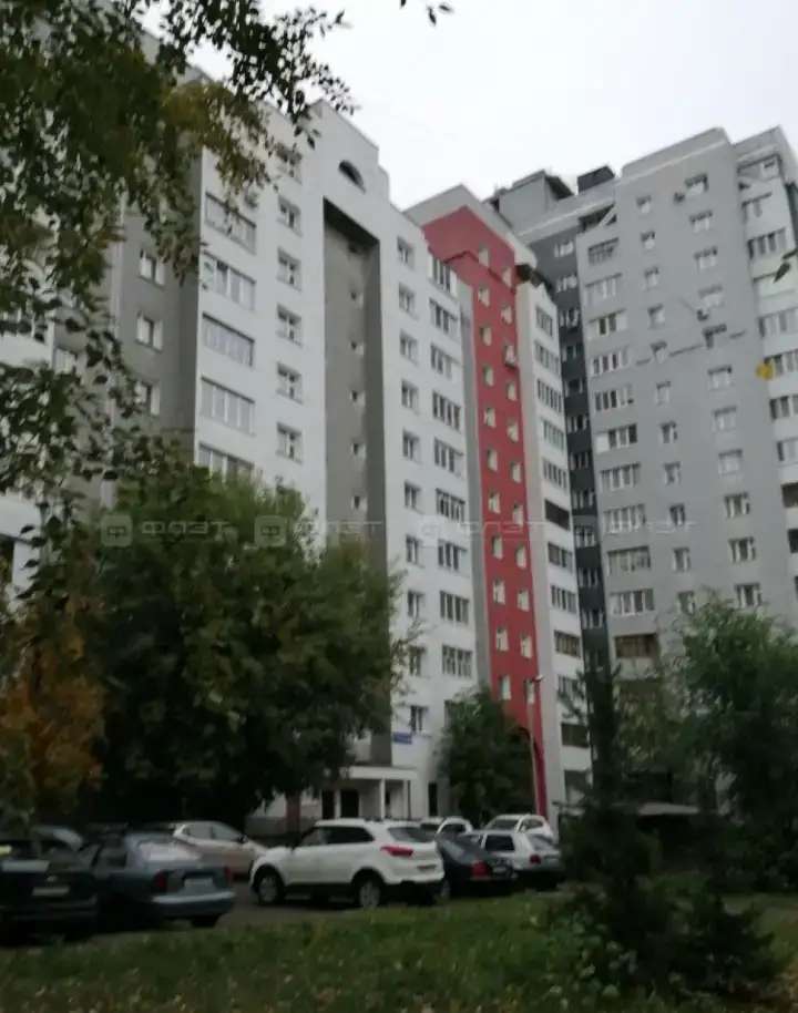 Продаю квартира с мебелью живу в ней с 1999 года,рядом тц Южный,много садиков и школ соседи пенсионеры.Продается двухко, 56,60 м², 11 эт., проспект Победы, 100, кв. 202, под. 3, 420140,Татарстан Республика
