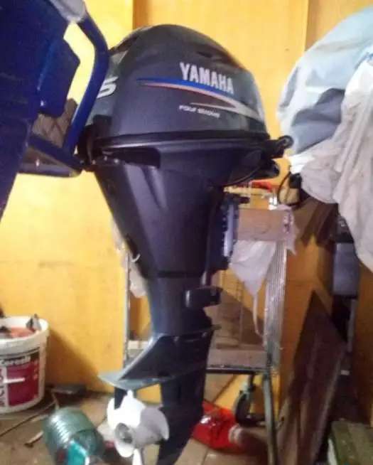 Лодочный мотор Yamaha 4-х тактный. 15 л.с. 2009 г.в. Один хозяин.