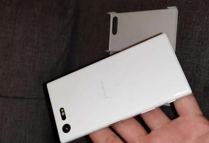 Смартфон Sony Xperia X Compact