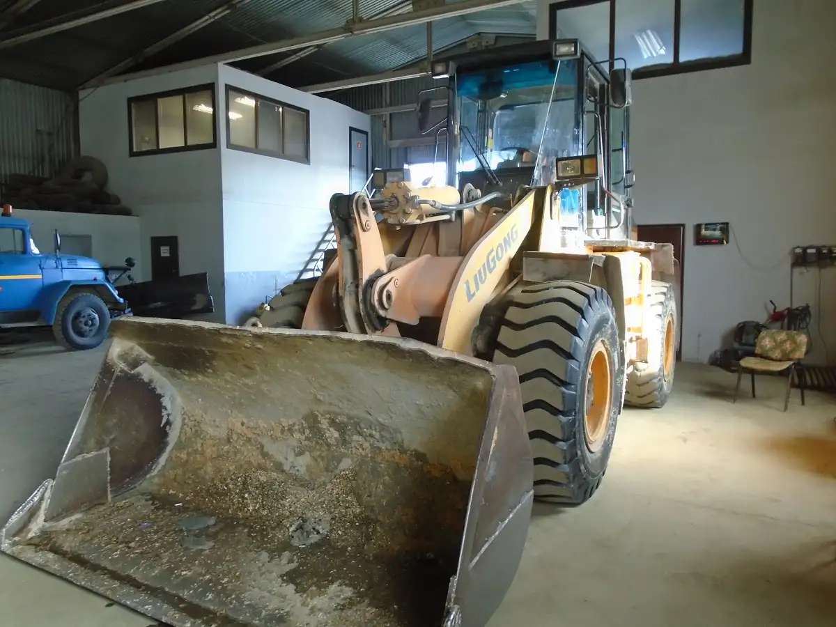 Фронтальный погрузчик LIUGONG CLG 842