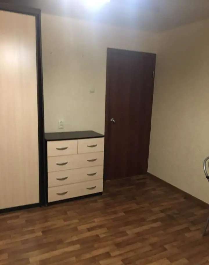 Комната в двухкомнатной квартире, Уральская 62/2