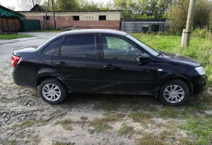 Автомобиль б/у Лада Гранта