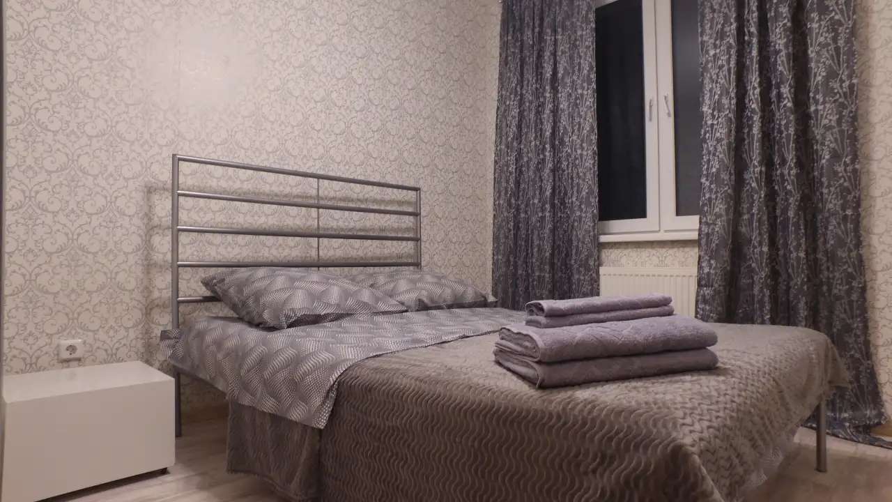 Квартиры посуточно Екатеринбург, ул.Летчиков 7