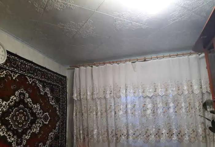 Продаётся комната 13кв.м в кирпичном доме.