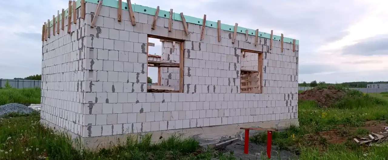 Продажа участка с недостроенным домом, Свердловская обл. пгт Верхне Дуброво КП