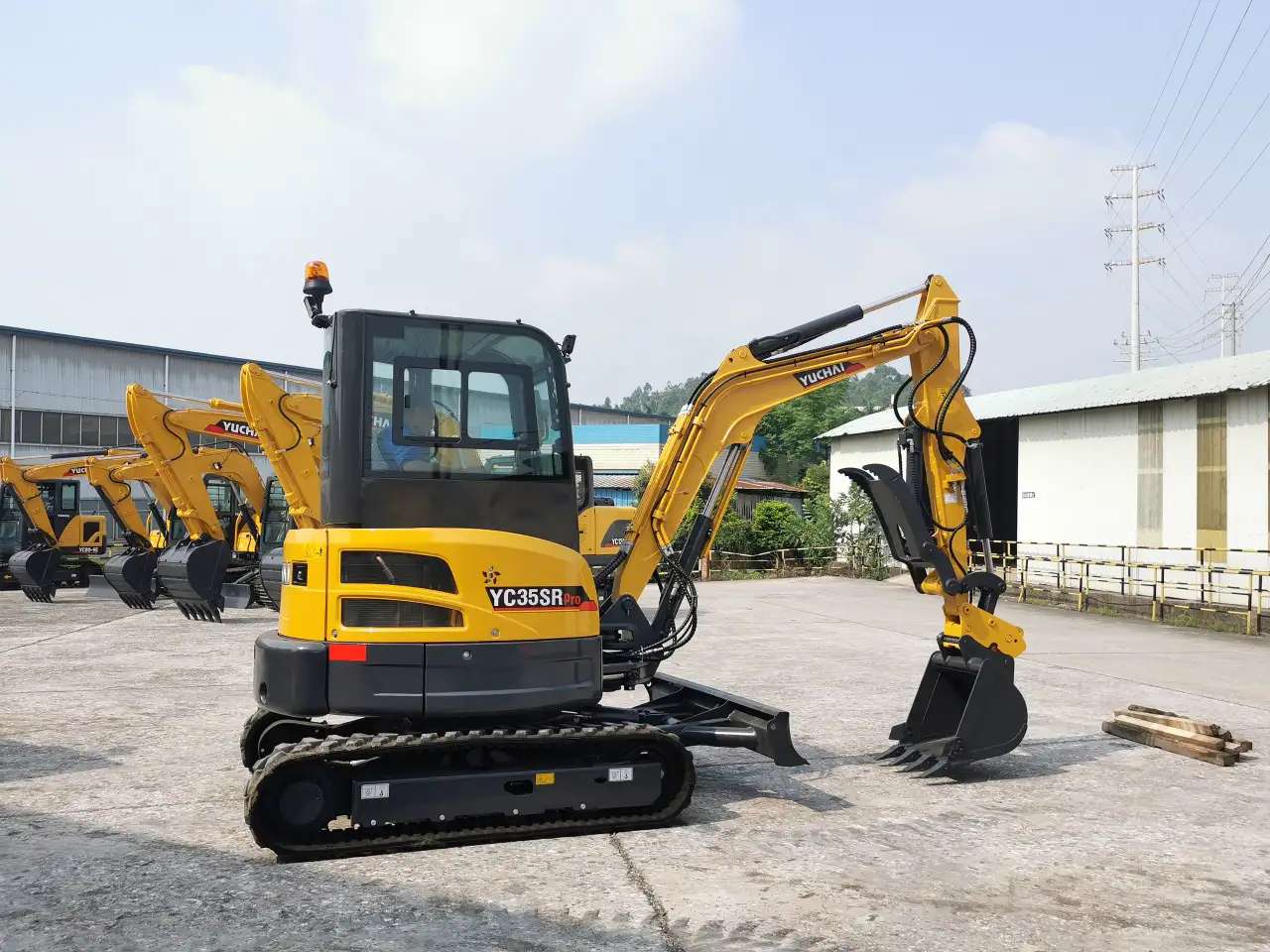 Мини-экскаватор гусеничный Yuchai YC 35-SR